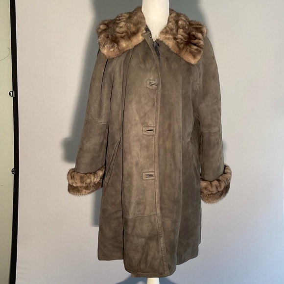 Pellacci Made in USA Charcoal Gray European Sheepskin Coat, Sable Mink Trim - Picture 13 of 16